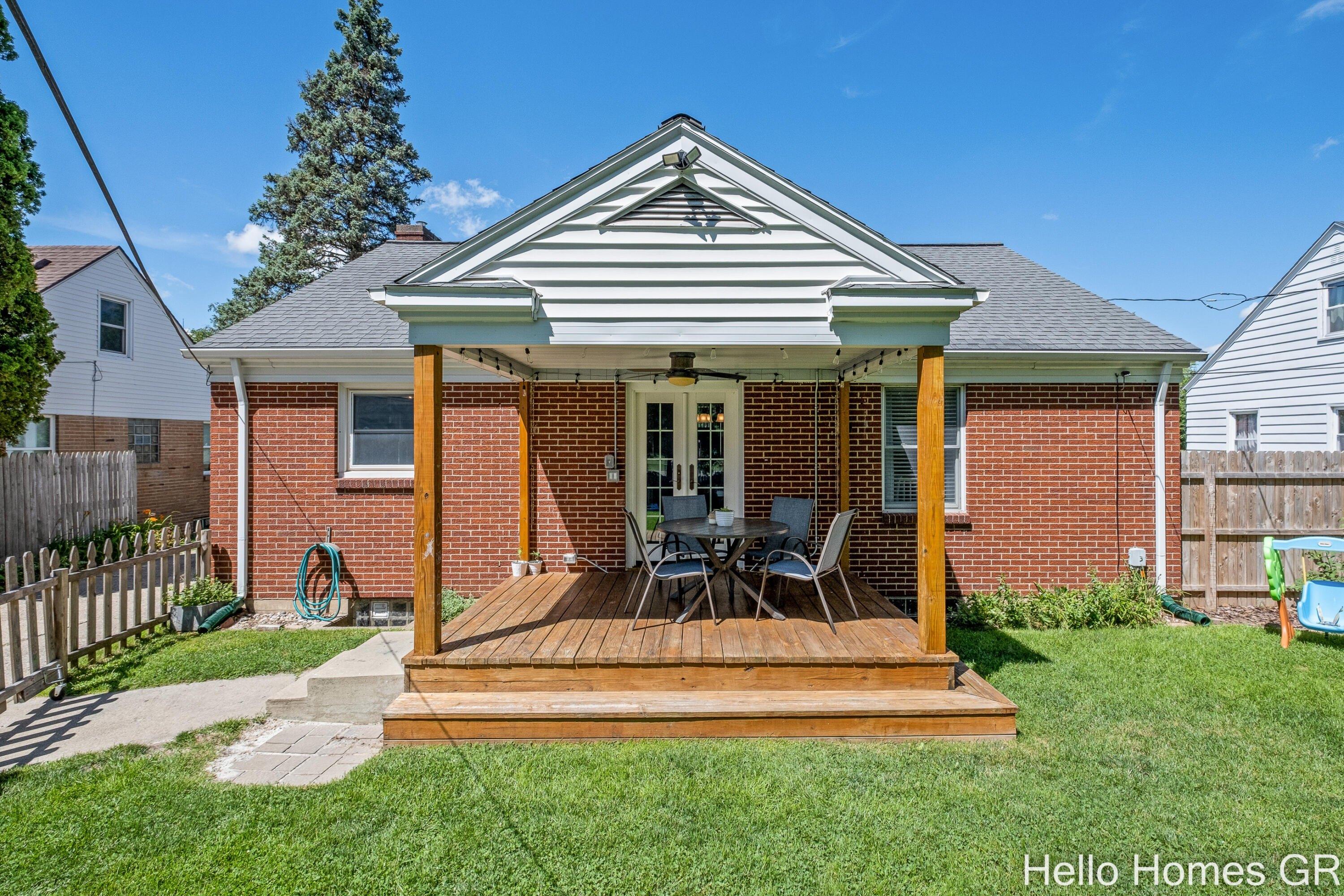 Dorroll St Ne, Grand Rapids, MI 49505