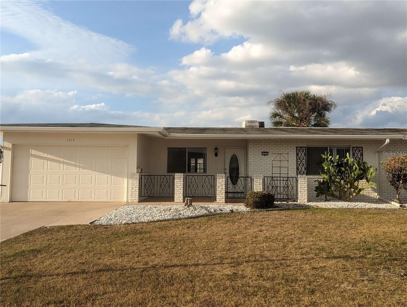 Danbury Dr, Sun City Center, FL 33573