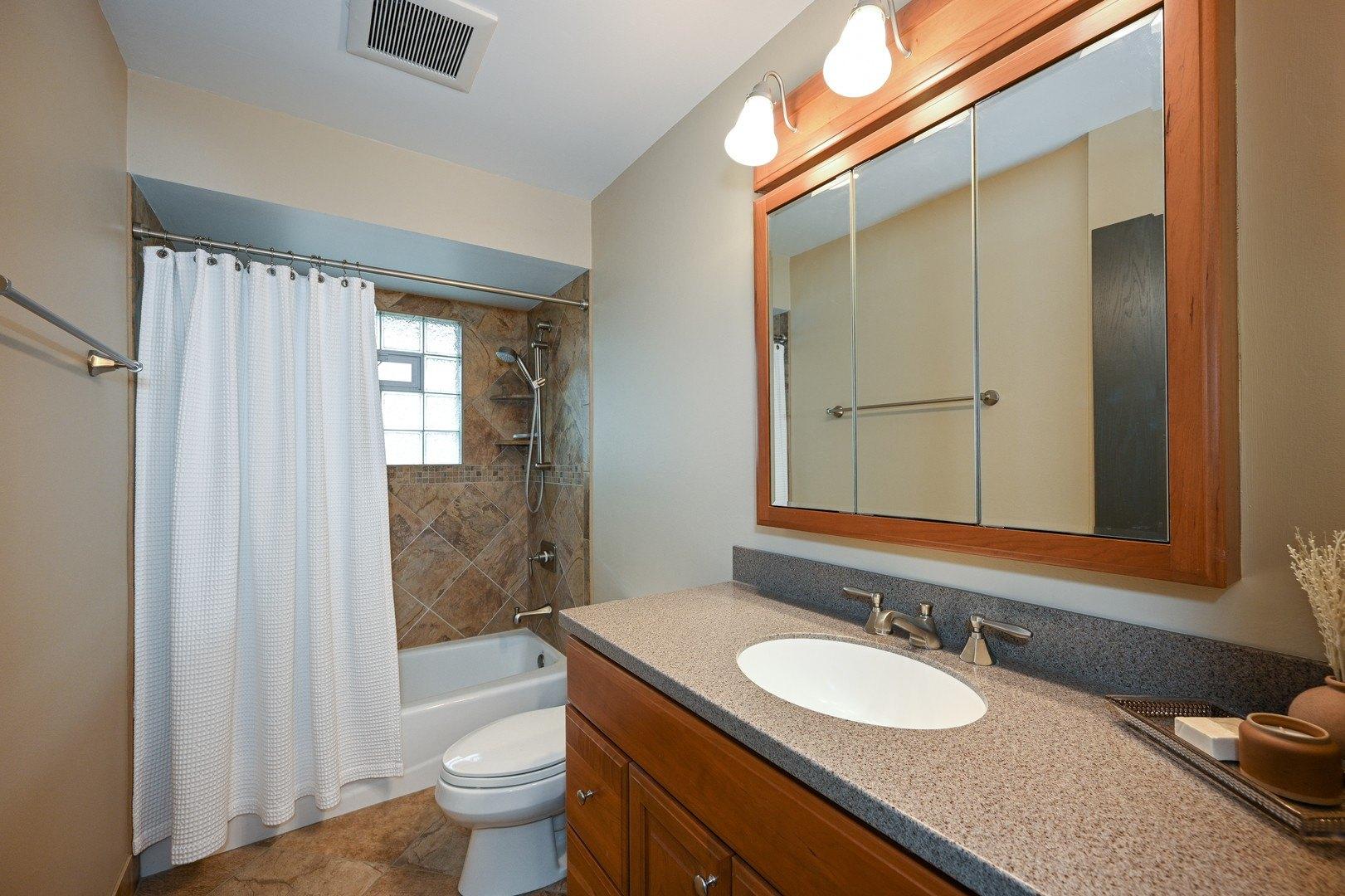 W Sunset Ave, Lombard, IL 60148