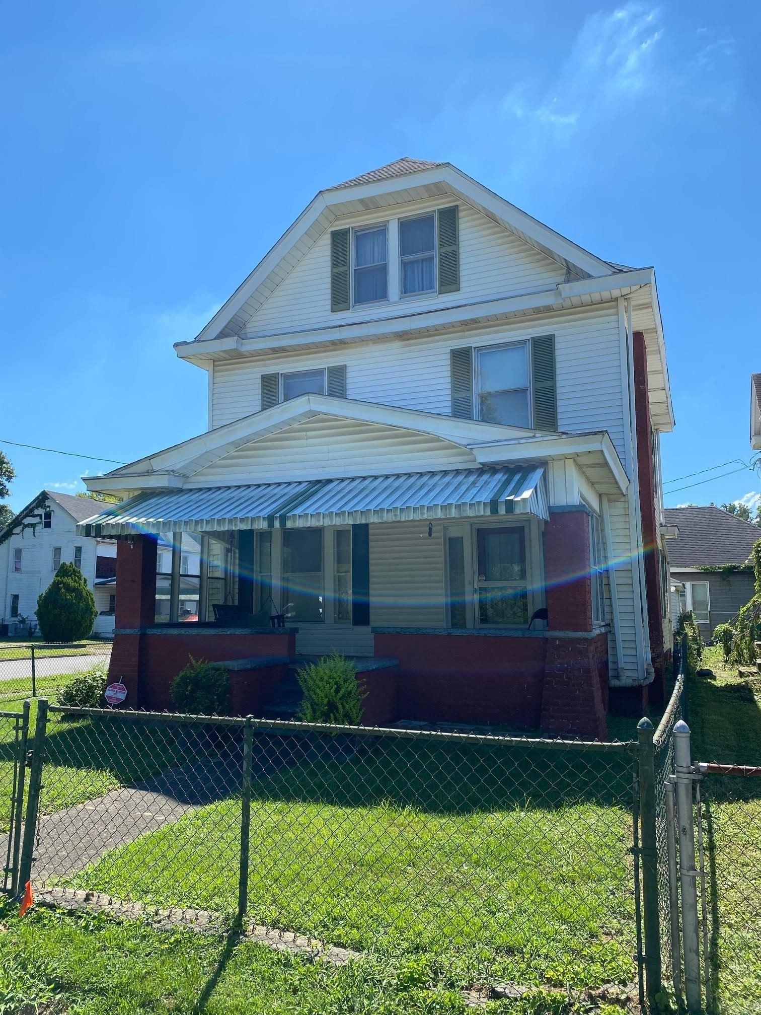8th Ave, Huntington, WV 25703