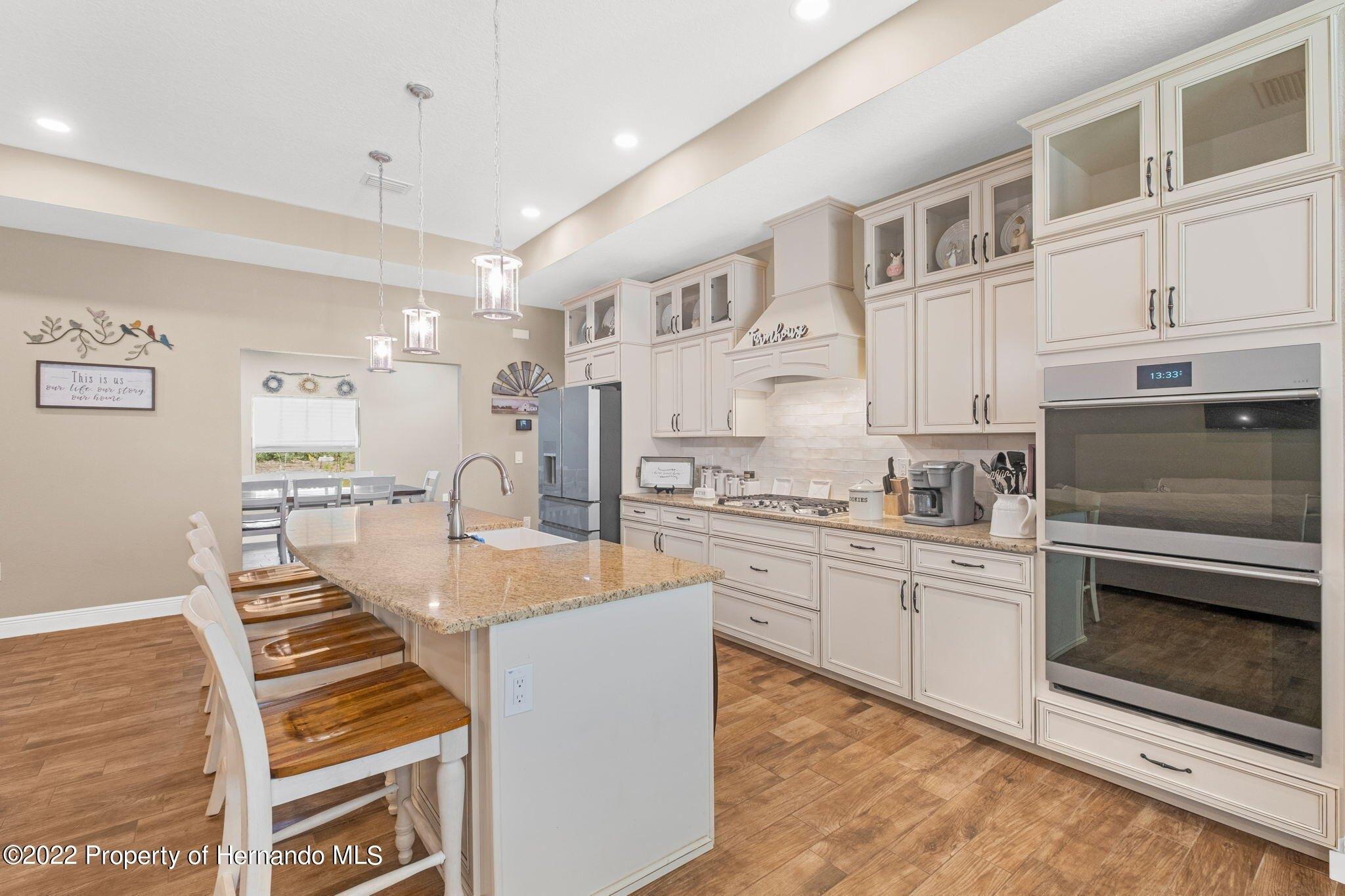 Thames Ave, Weeki Wachee, FL 34614