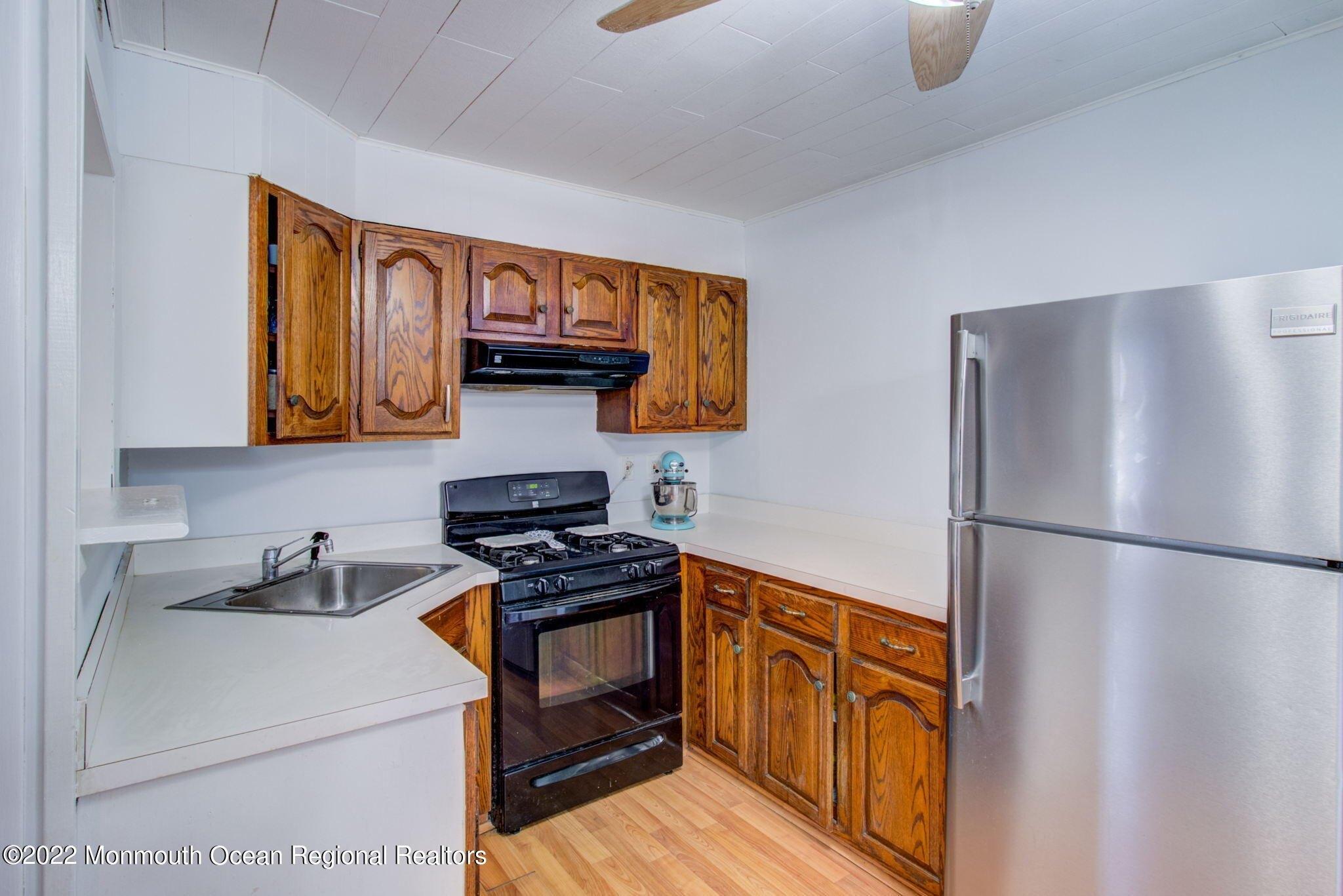 Eaton Ave, Trenton, NJ 08619