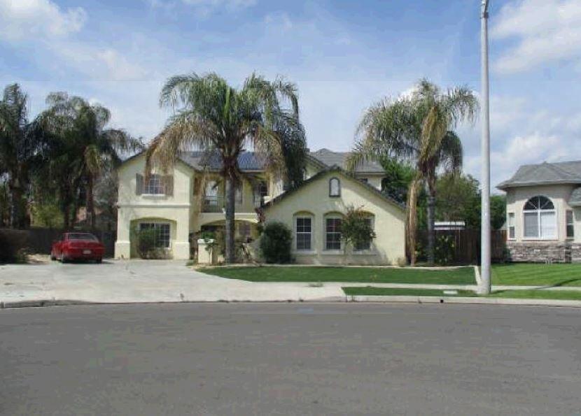 Cherry Ln, Lemoore, CA 93245