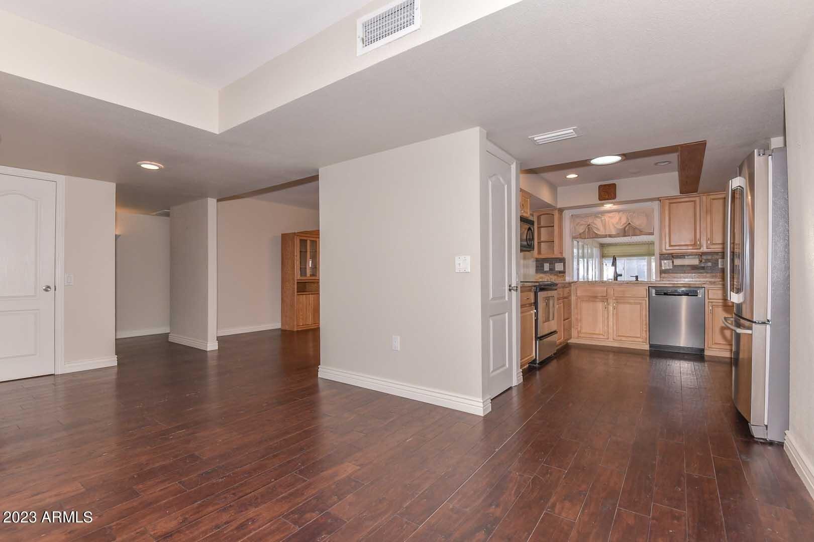 W Gatewood Ct, Sun City, AZ 85351