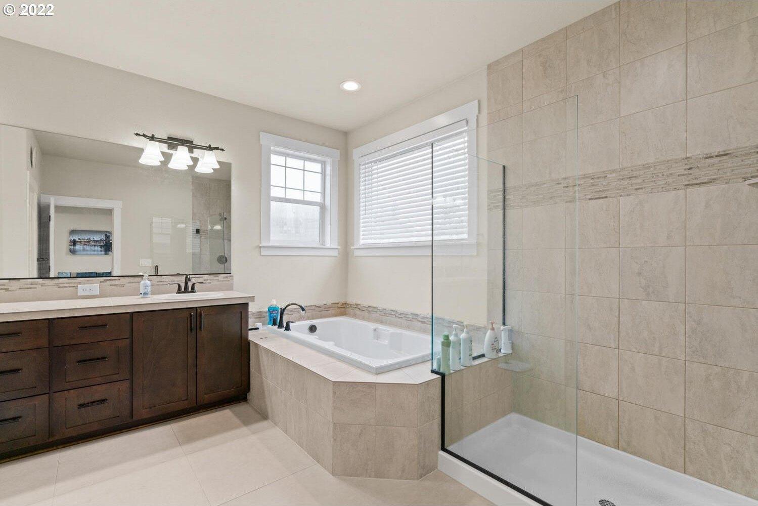 Sw Beach Plum Ter, Sherwood, OR 97140