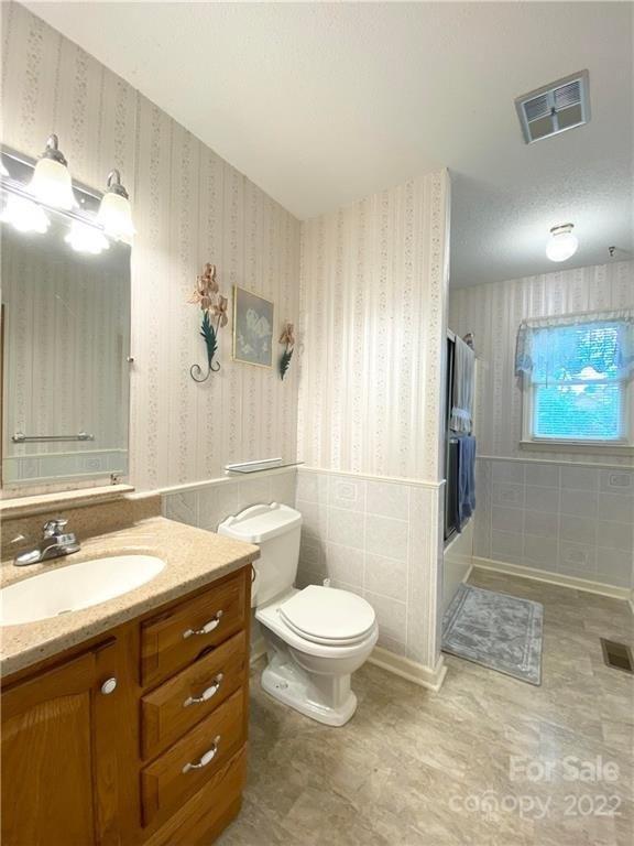 Indian Ct, Lenoir, NC 28645