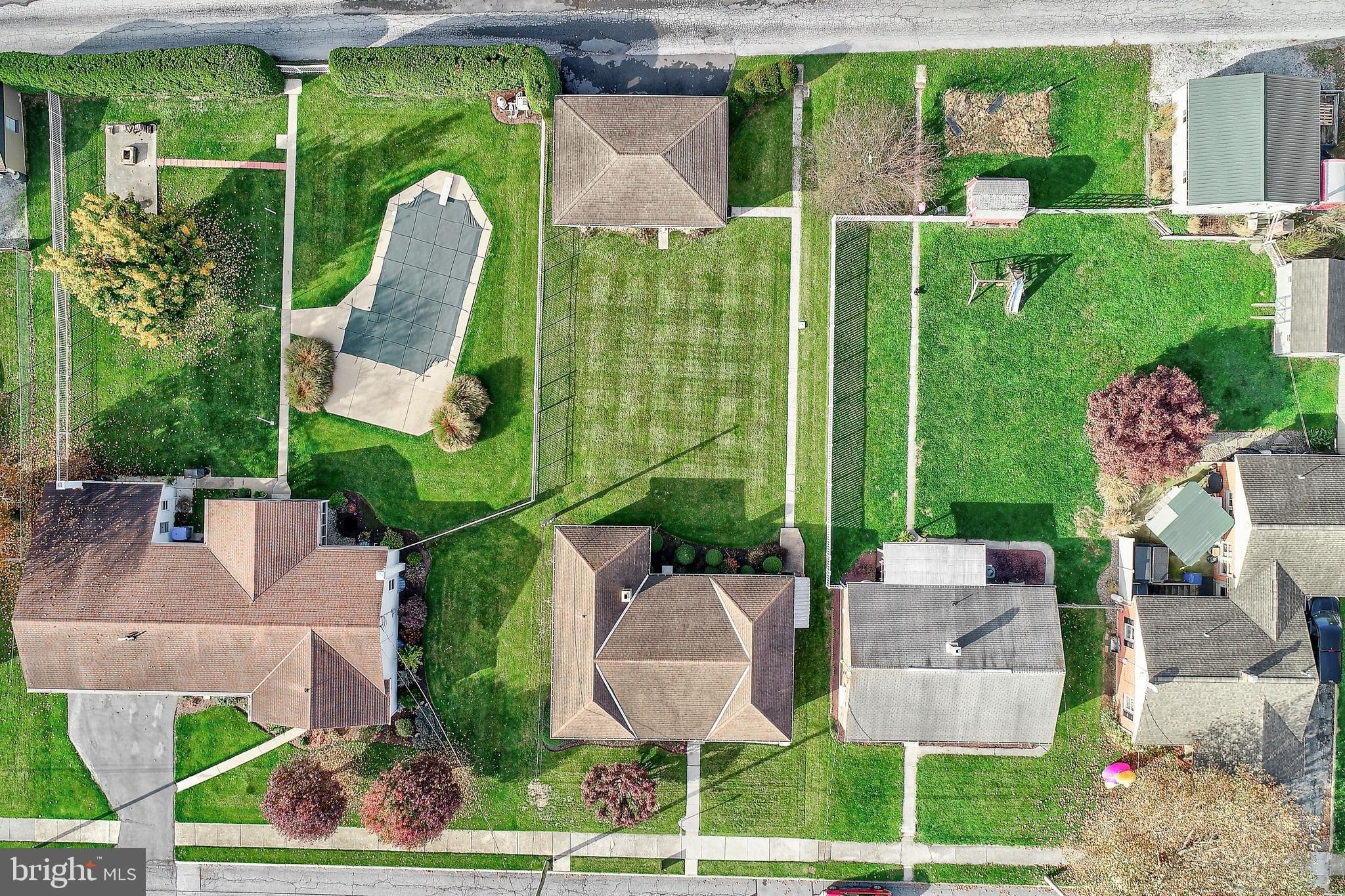 W Carpenter Ave, Myerstown, PA 17067