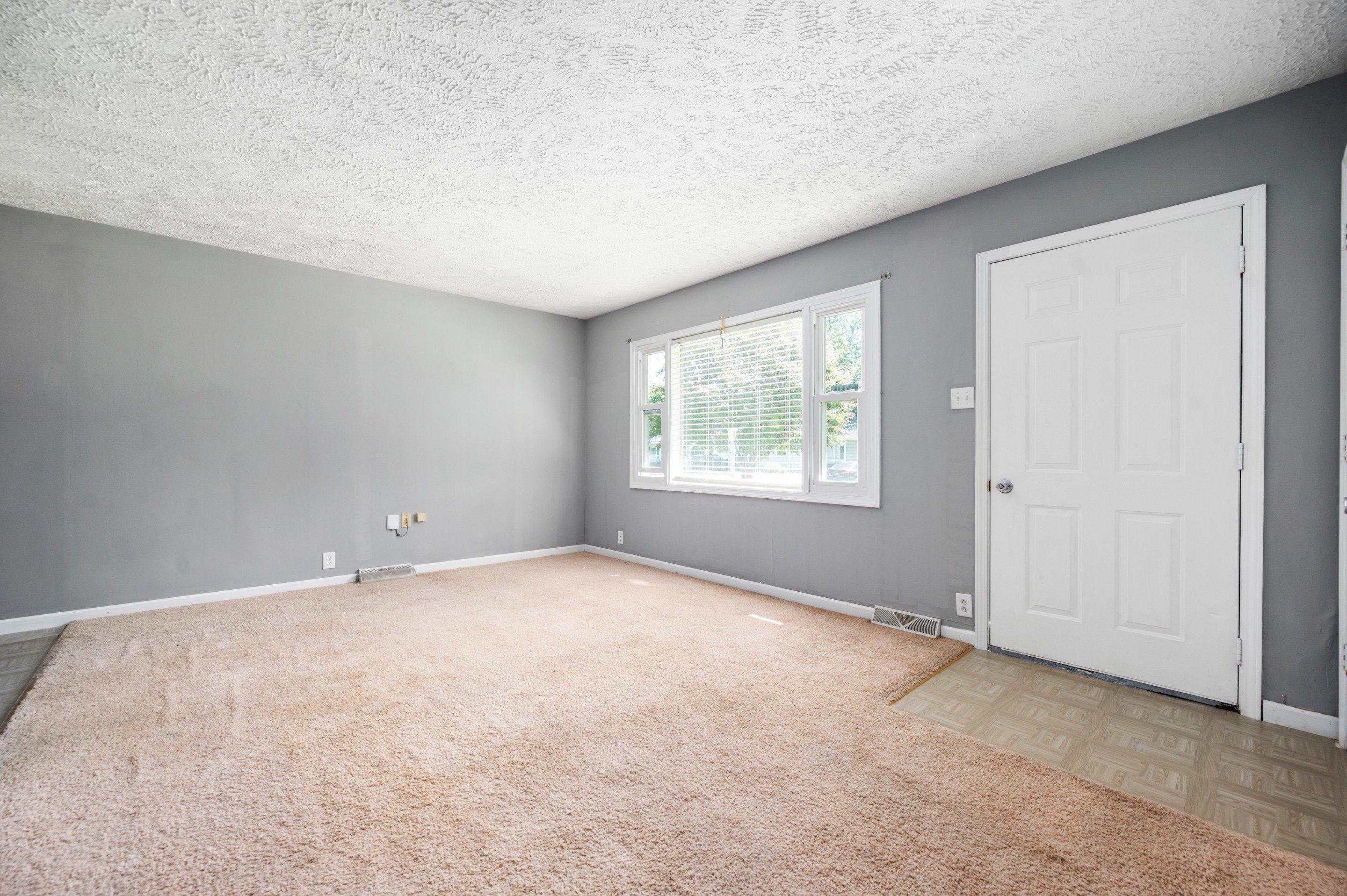 Gaywood Dr, Anderson, IN 46017