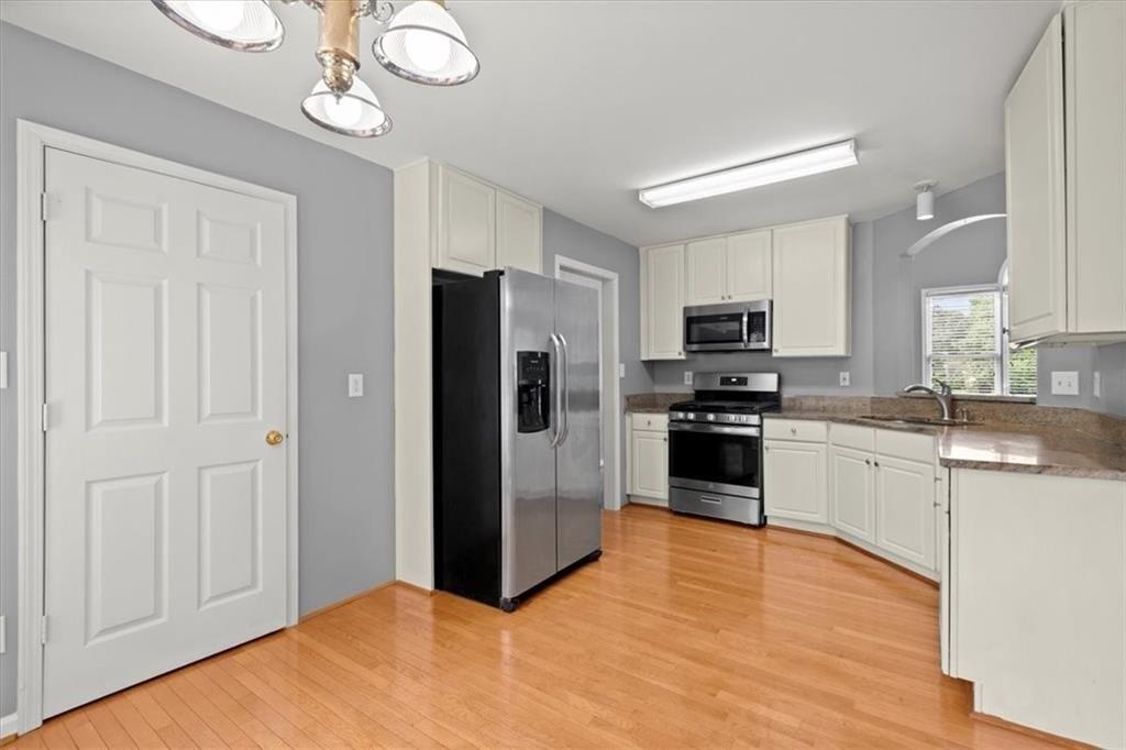 Middle Valley Ln, Woodstock, GA 30189