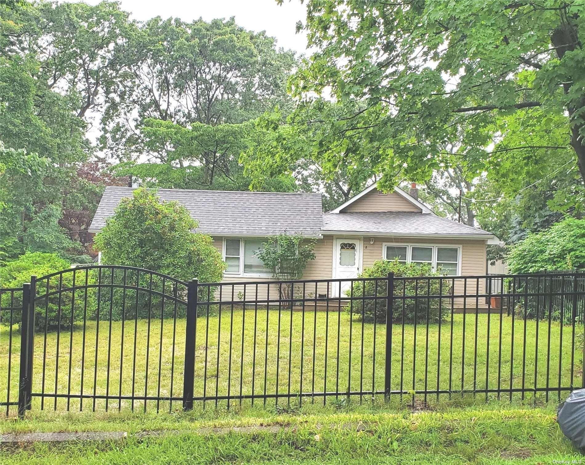 Evergreen Rd, Rocky Point, NY 11778