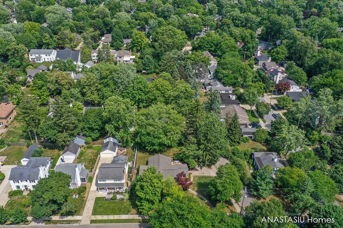 San Jose Dr Se, Grand Rapids, MI 49506
