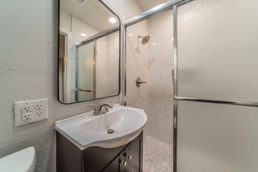 Clebud Dr, Euless, TX 76040