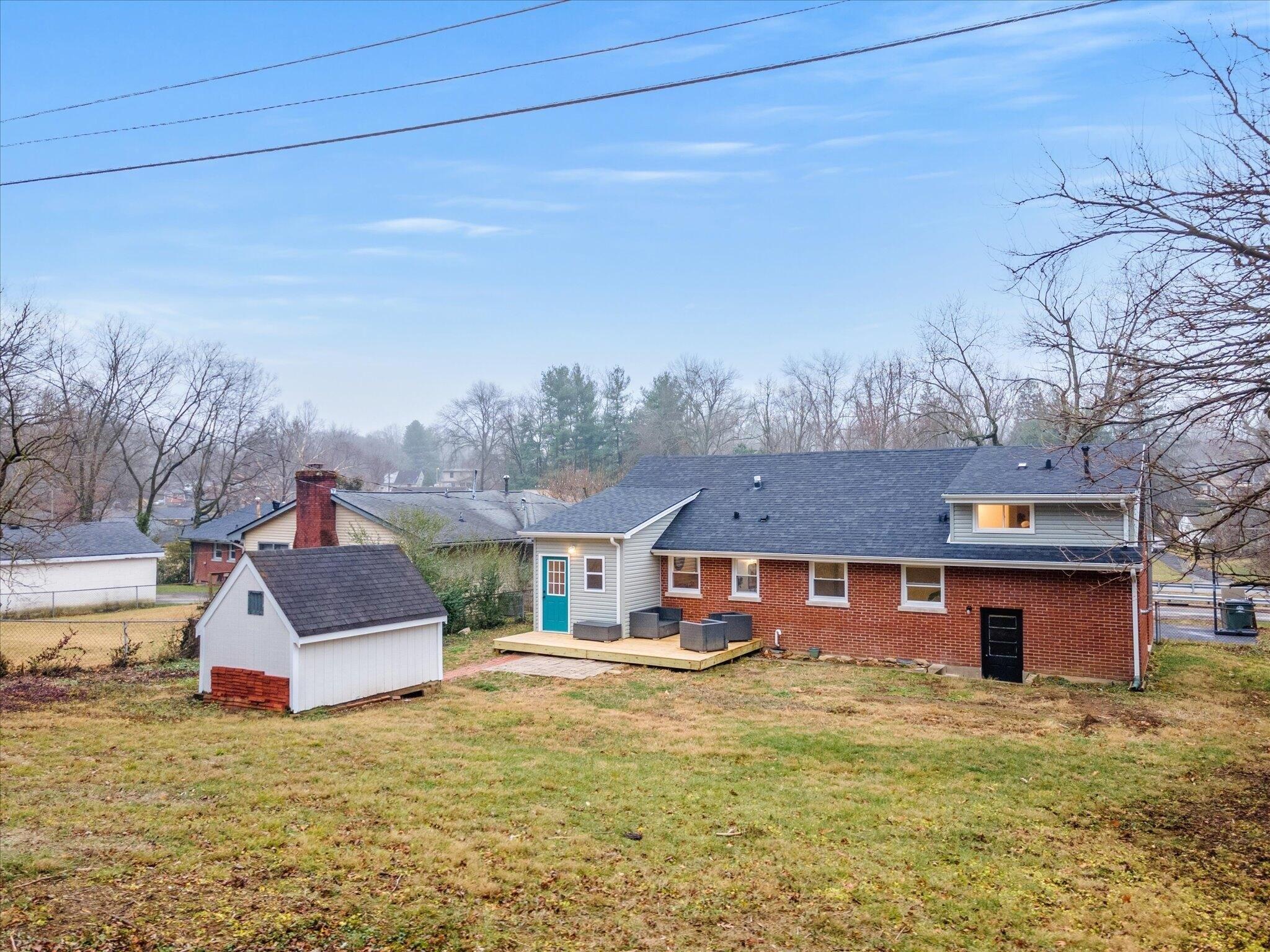 Zandale Dr, Lexington, KY 40503