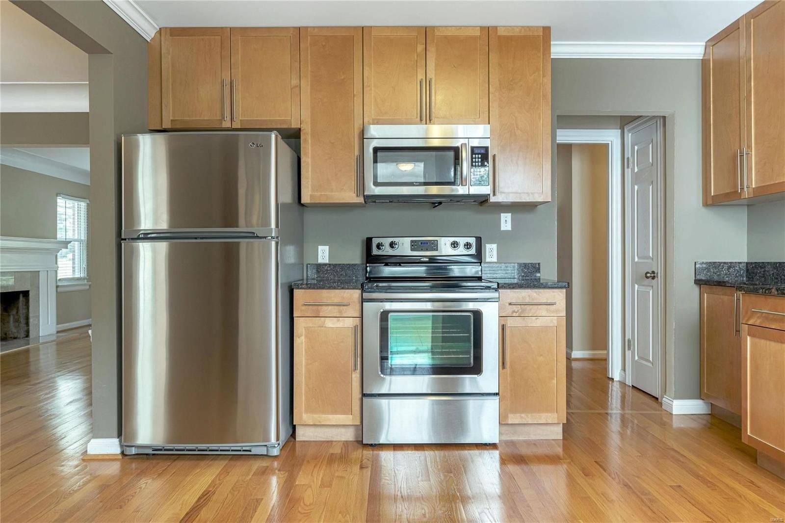 Blackberry Ave, Saint Louis, MO 63130