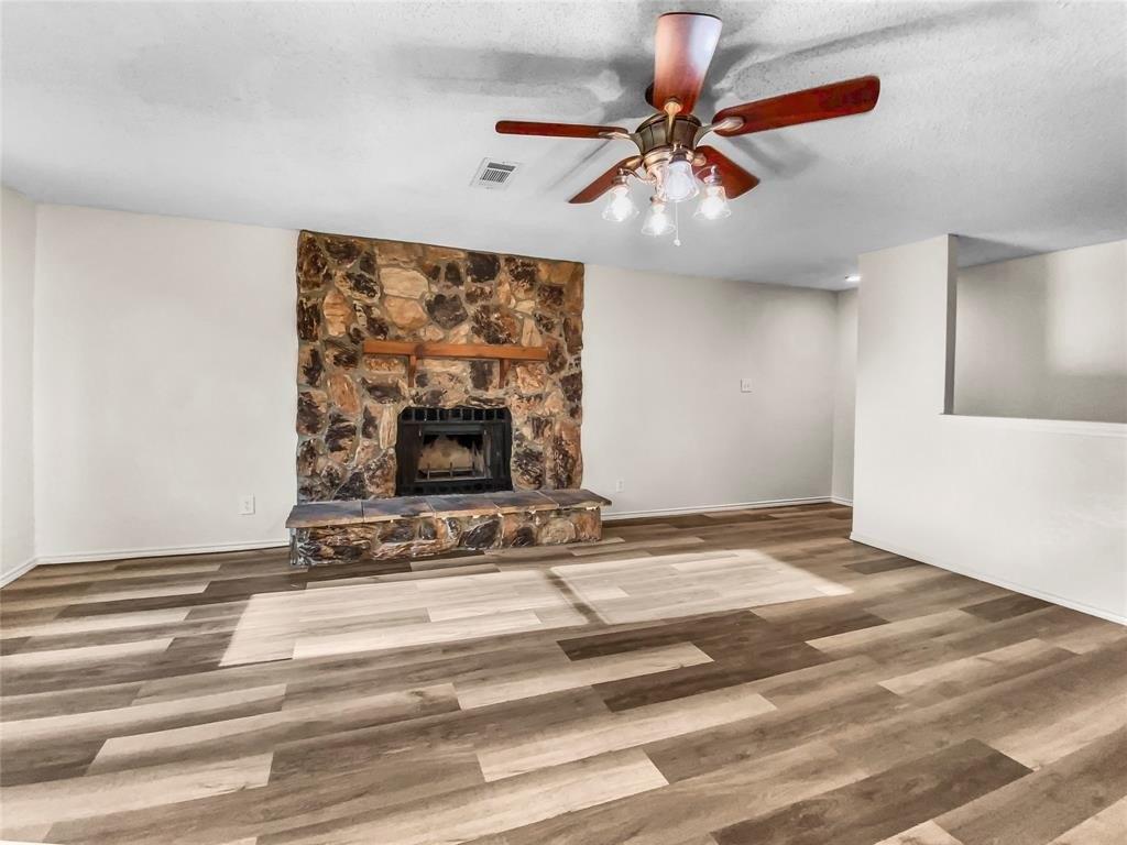 High Mesa Dr, Arlington, TX 76016