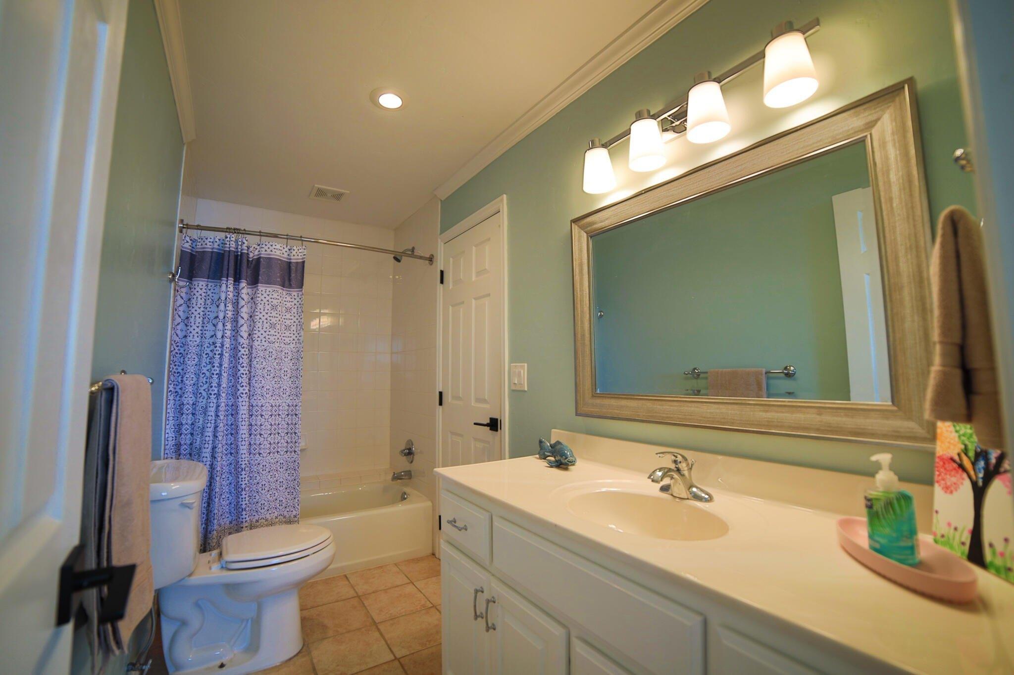 S 585 Rd, Afton, OK 74331
