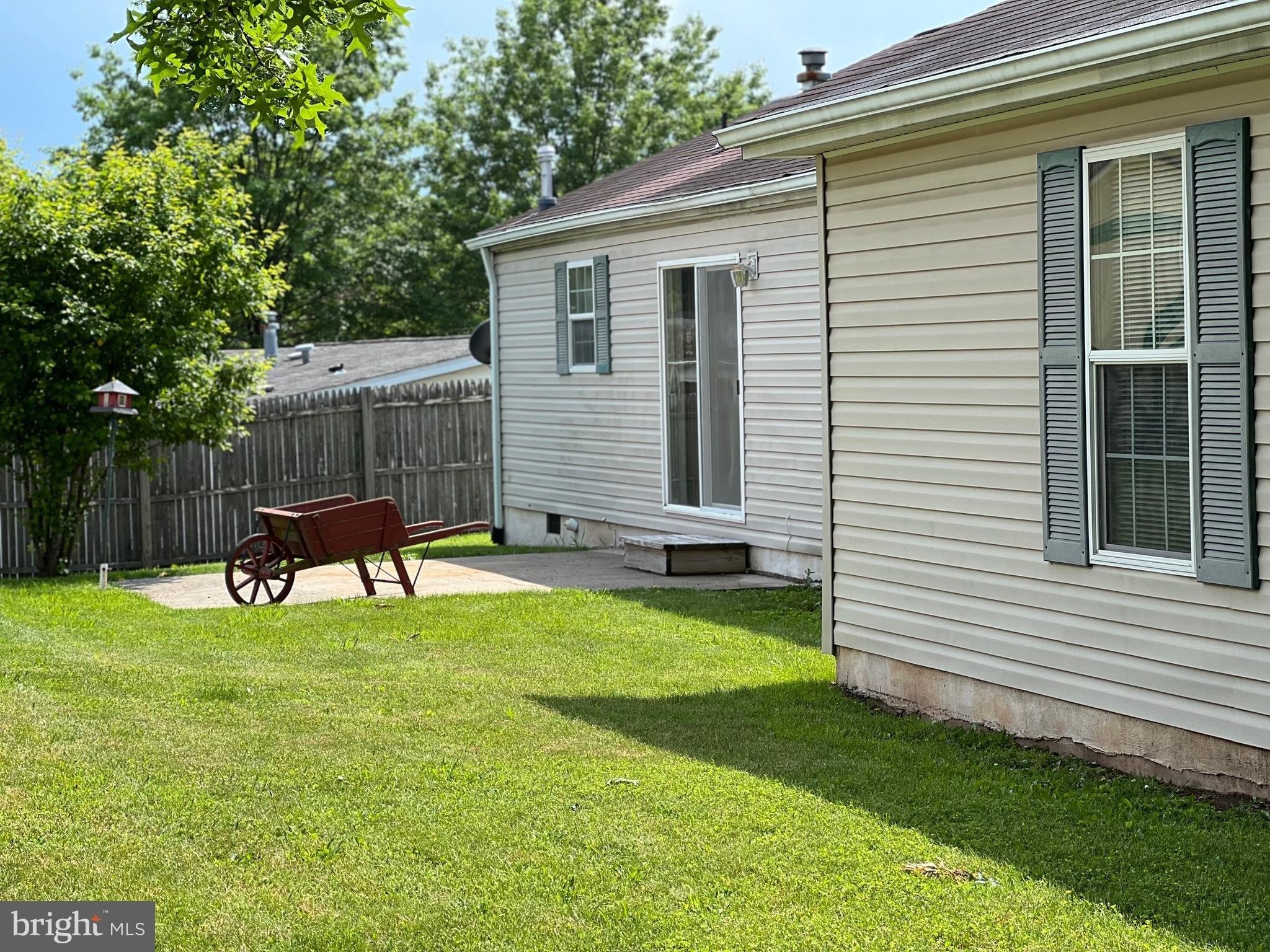 Mimosa Ct, Red Hill, PA 18076
