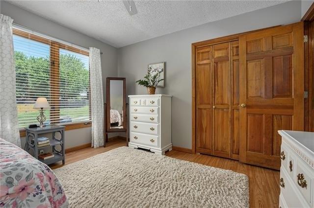E 53rd Ter, Kansas City, MO 64133
