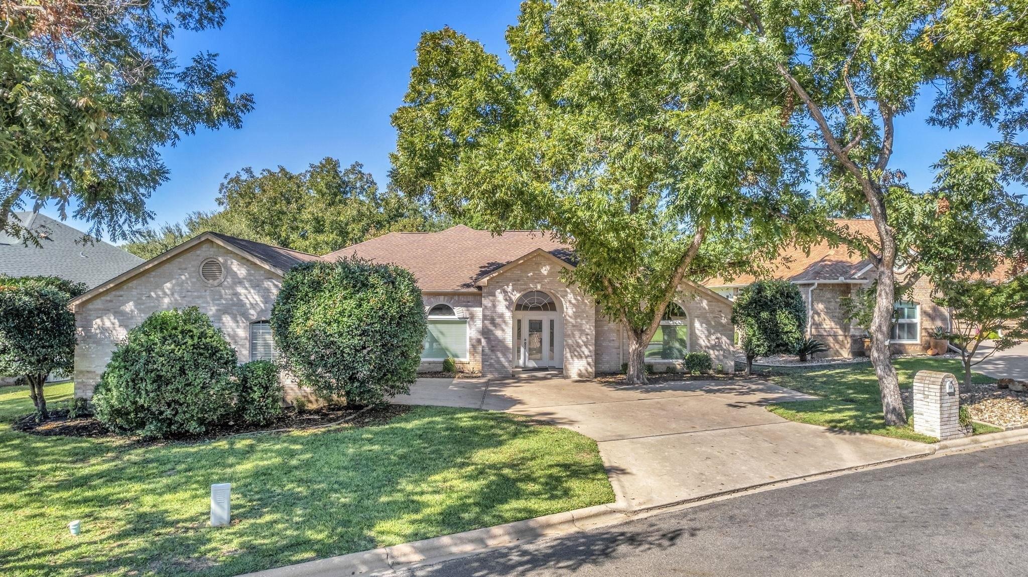 Augusta Dr, Meadowlakes, TX 78654