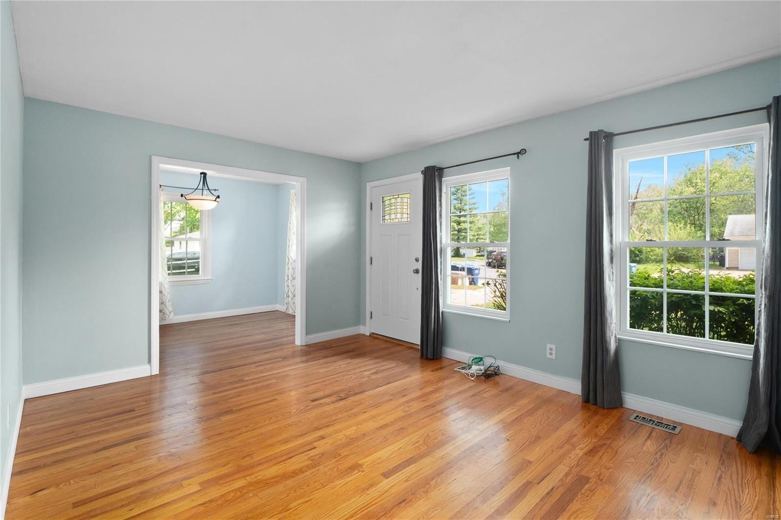 Marechal Ln, Florissant, MO 63031