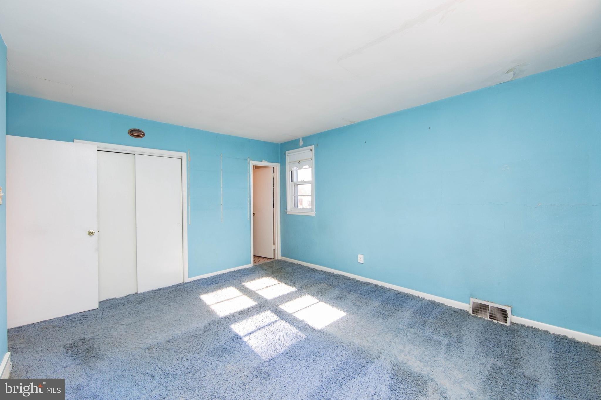 Woodfern Rd, Philadelphia, PA 19115