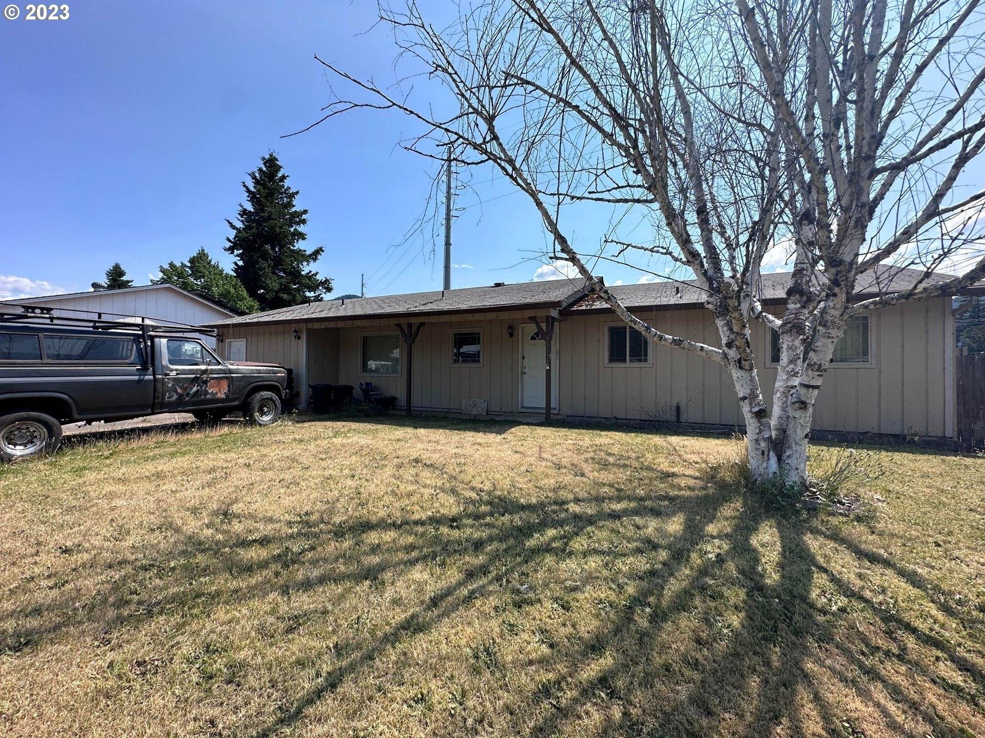 W 1st St, Oakridge, OR 97463