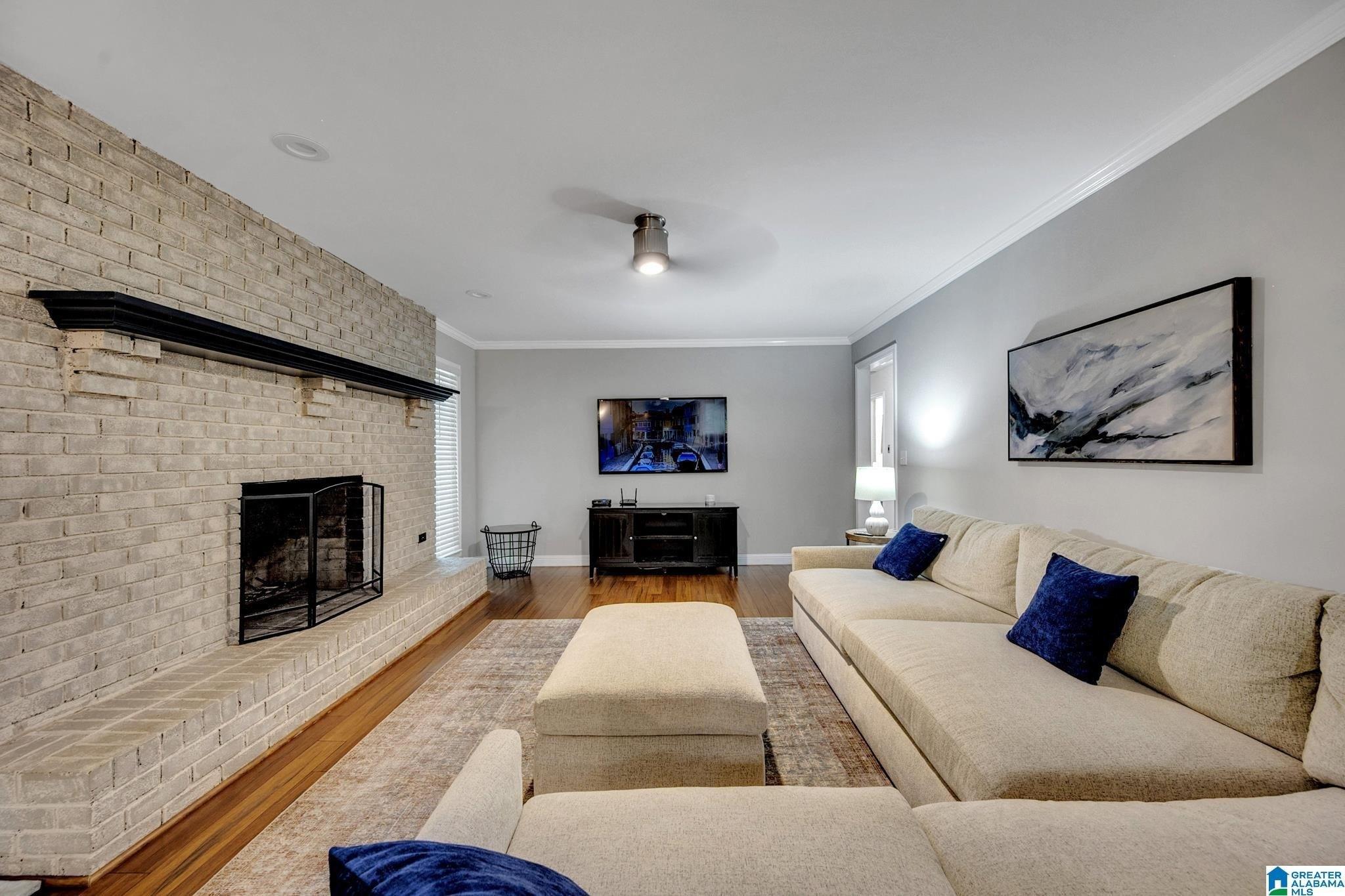 Poplar Dr, Gardendale, AL 35071