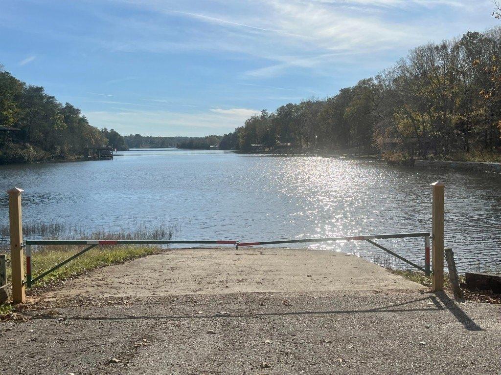 Lake Hills Dr, Northport, AL 35475