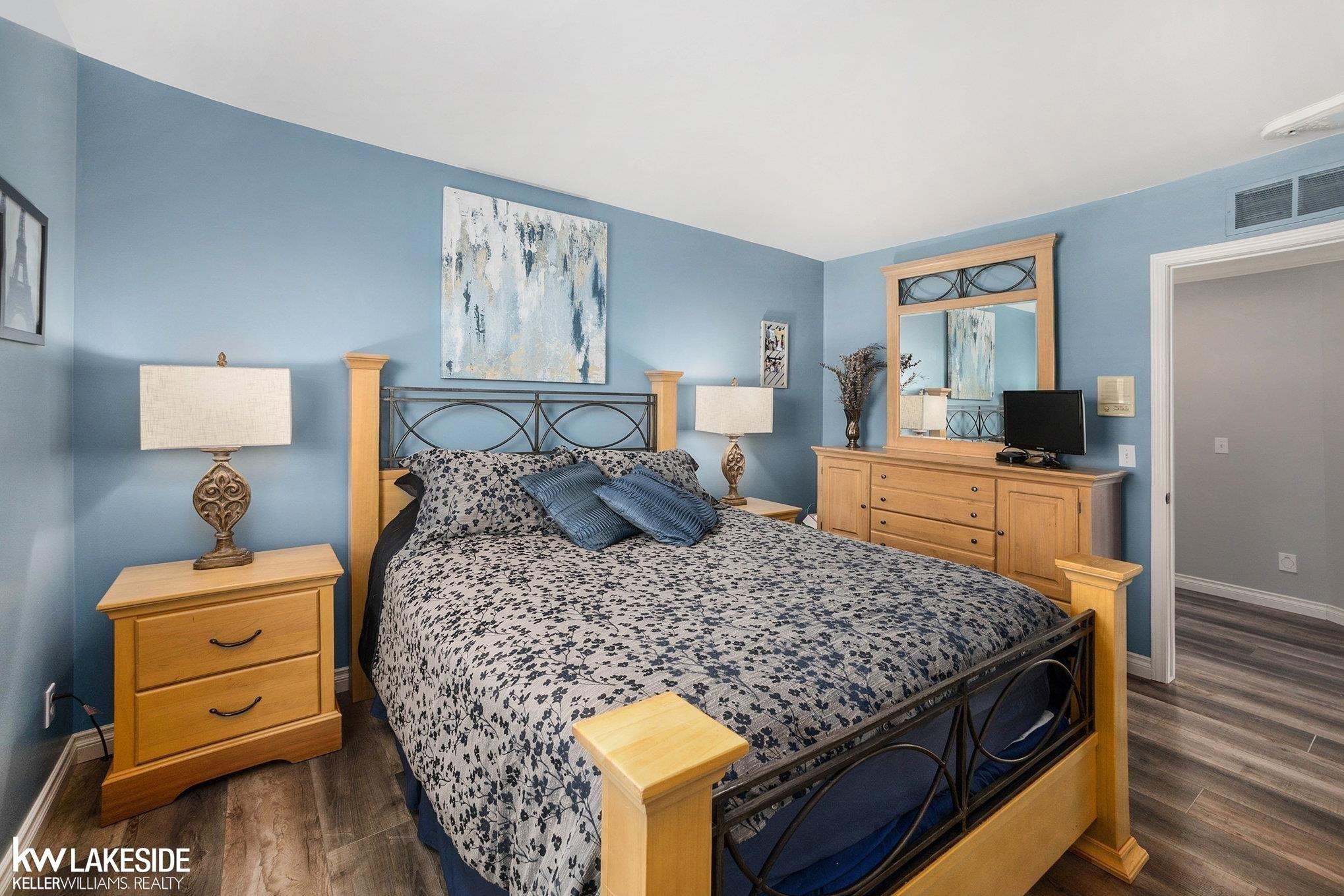 Bedford Valley Dr, Macomb, MI 48044