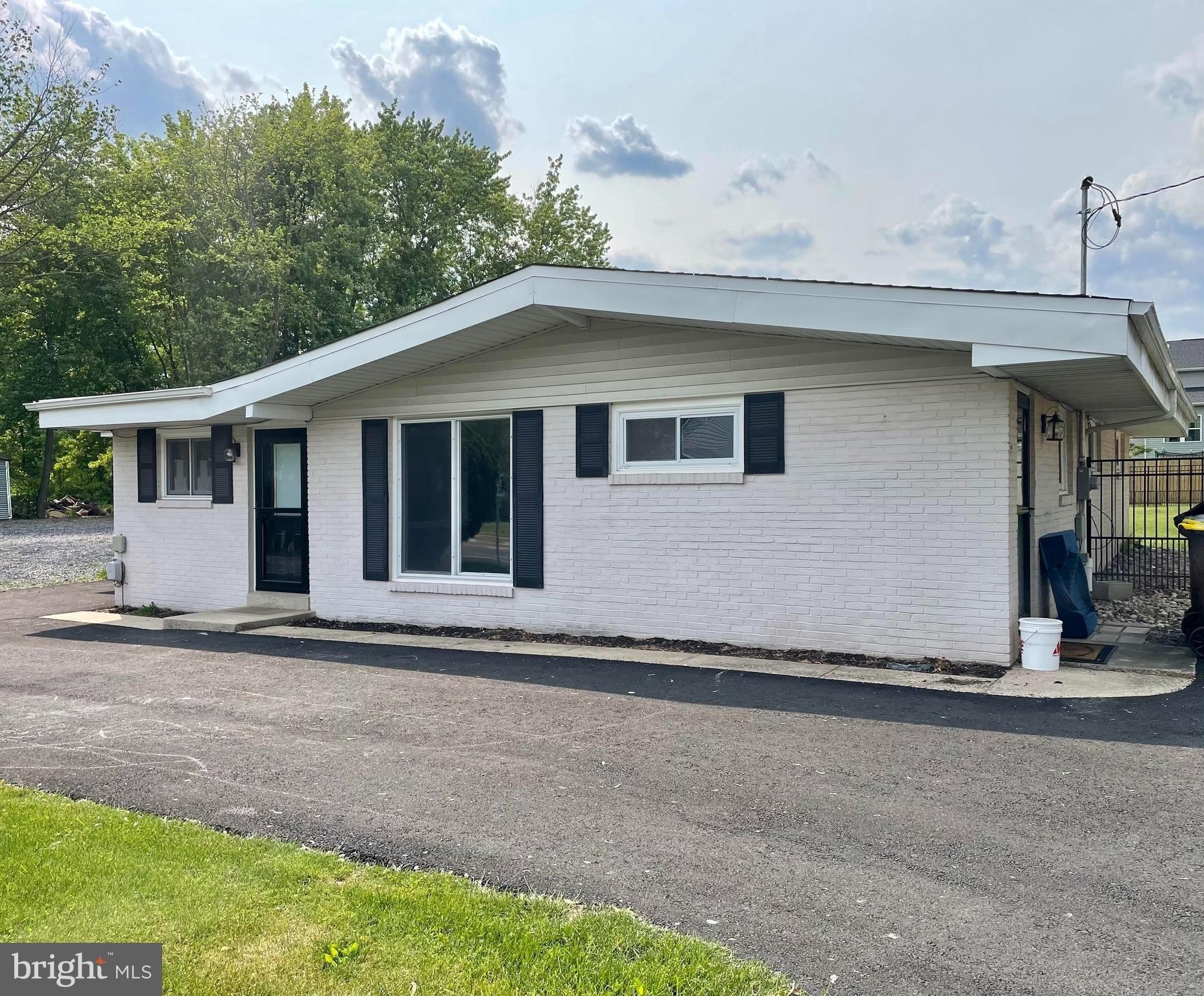 N Charlotte St, Pottstown, PA 19464
