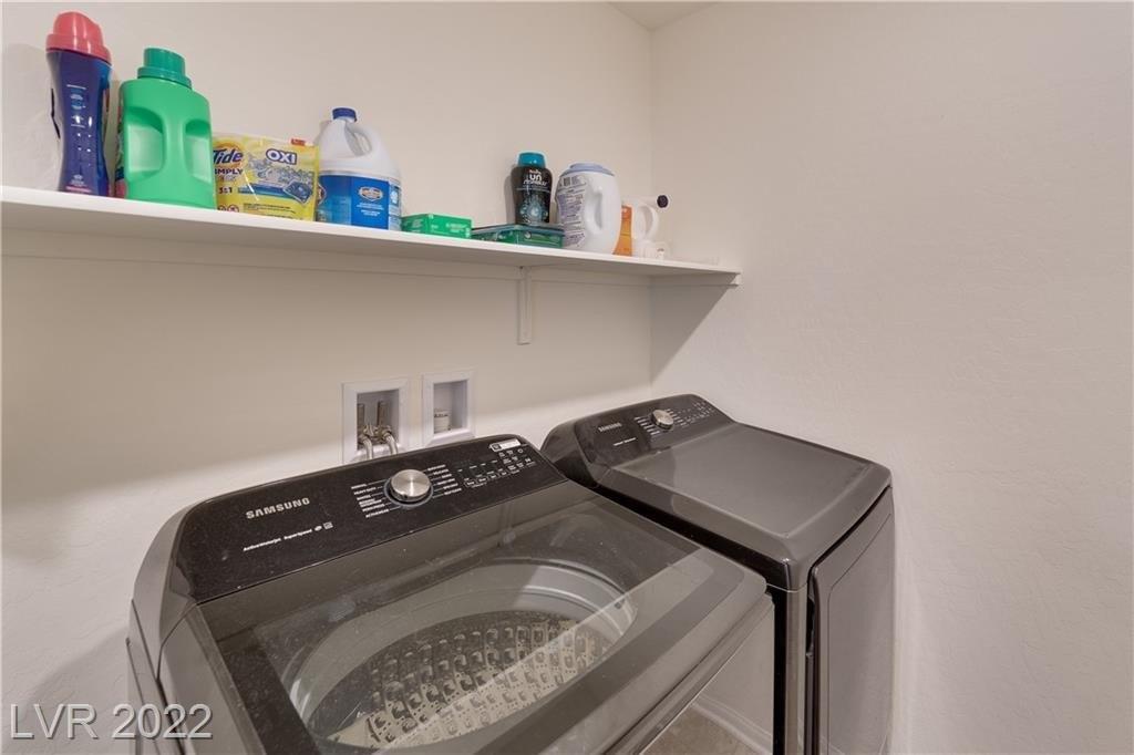 Voss St, North Las Vegas, NV 89081