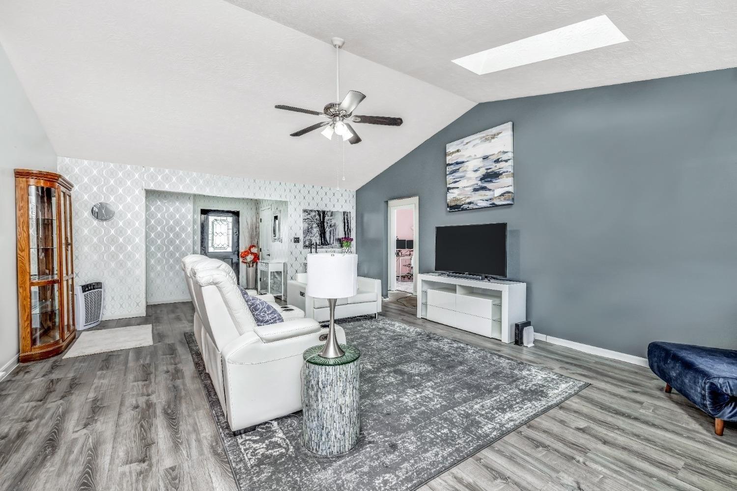 Waterstone Ct, Trenton, OH 45067