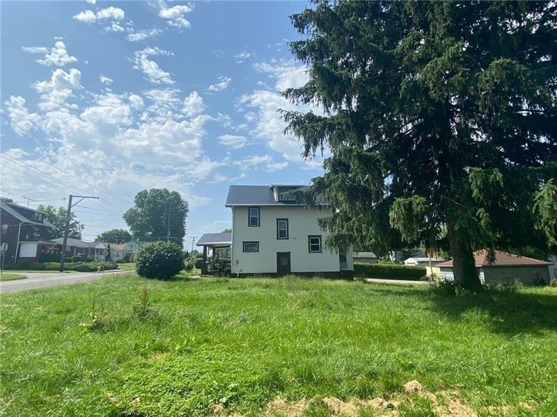 Emerson Ave, Farrell, PA 16121