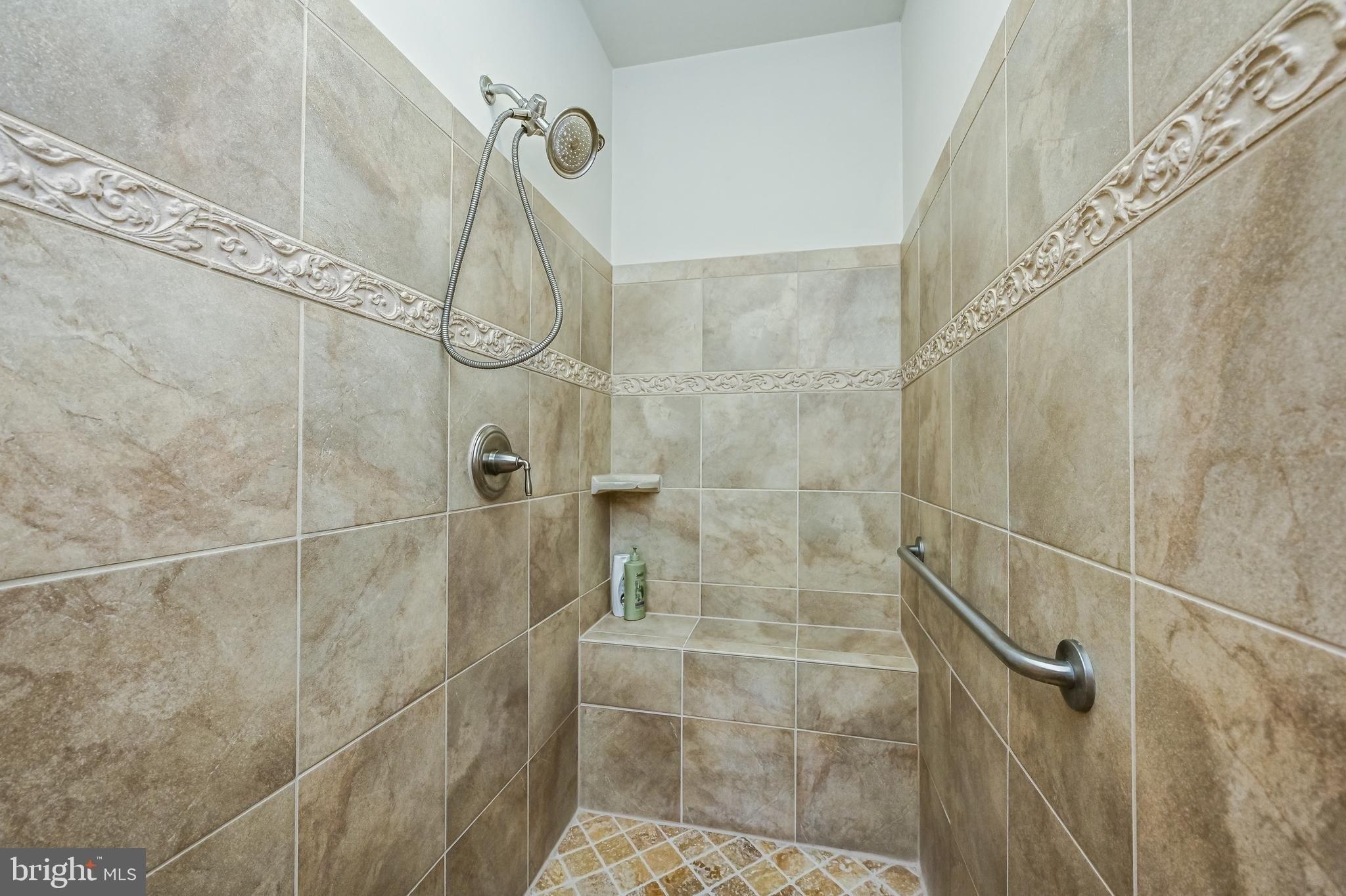 Waterloo Bridge Cir, Haymarket, VA 20169