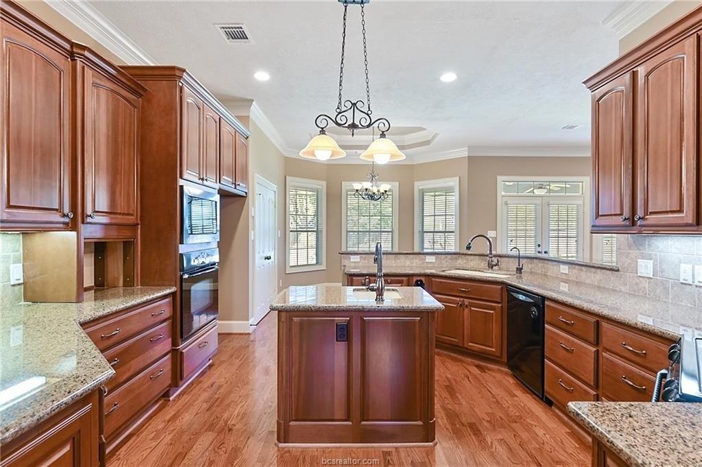 Park Meadow Ln, Bryan, TX 77802