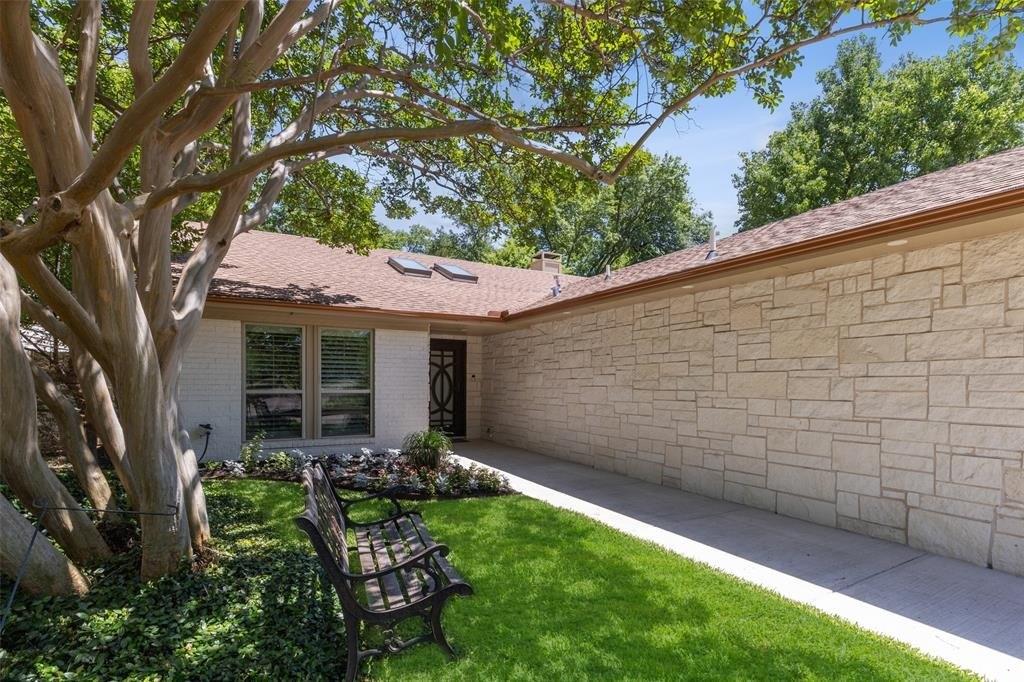 Wooded Creek Dr, Dallas, TX 75244