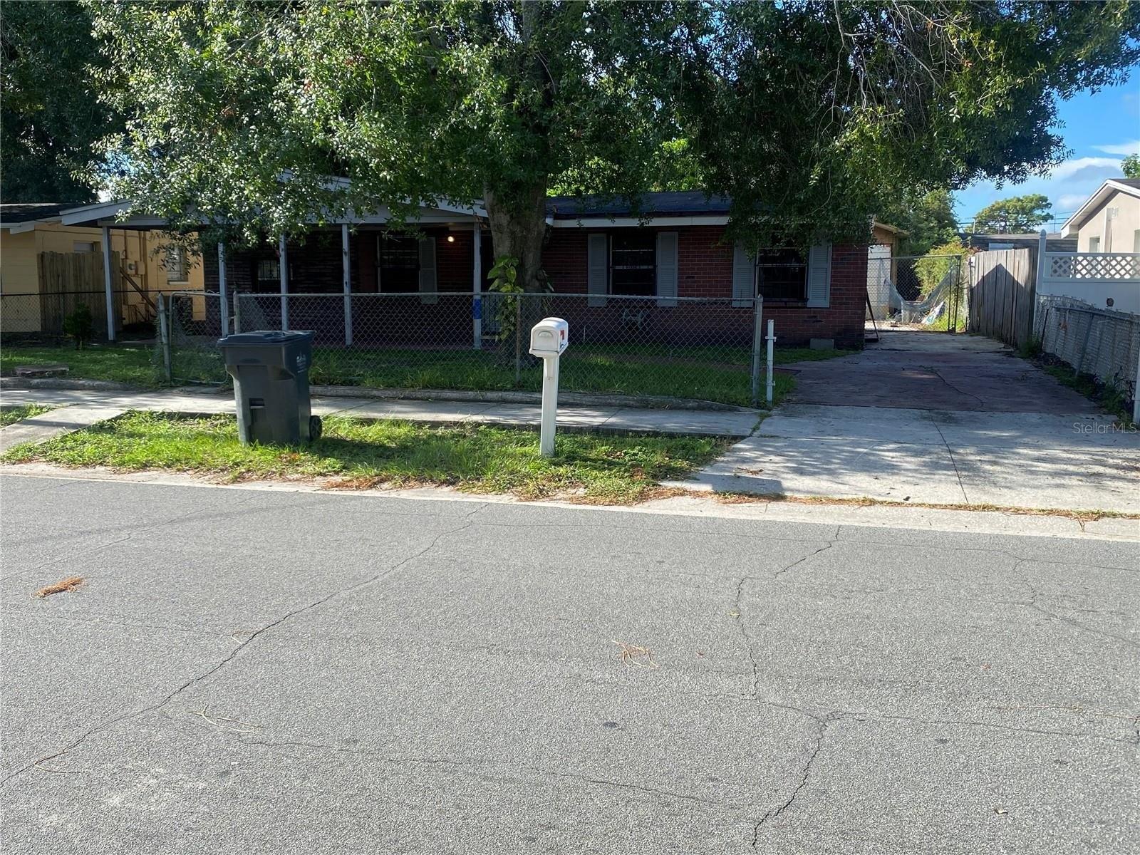 W Hamilton Ave, Tampa, FL 33614