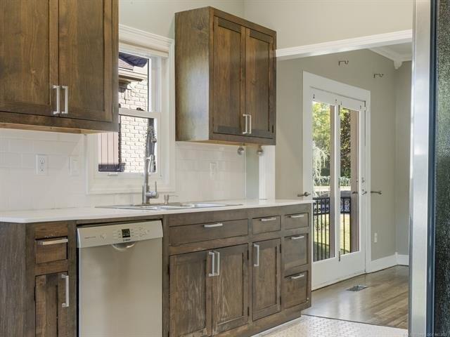 E 13th St, Tulsa, OK 74104