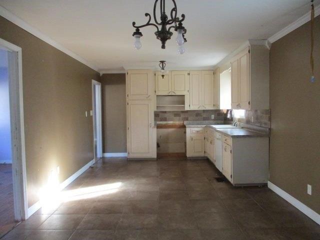 City Lake Dr, Russellville, AL 35653