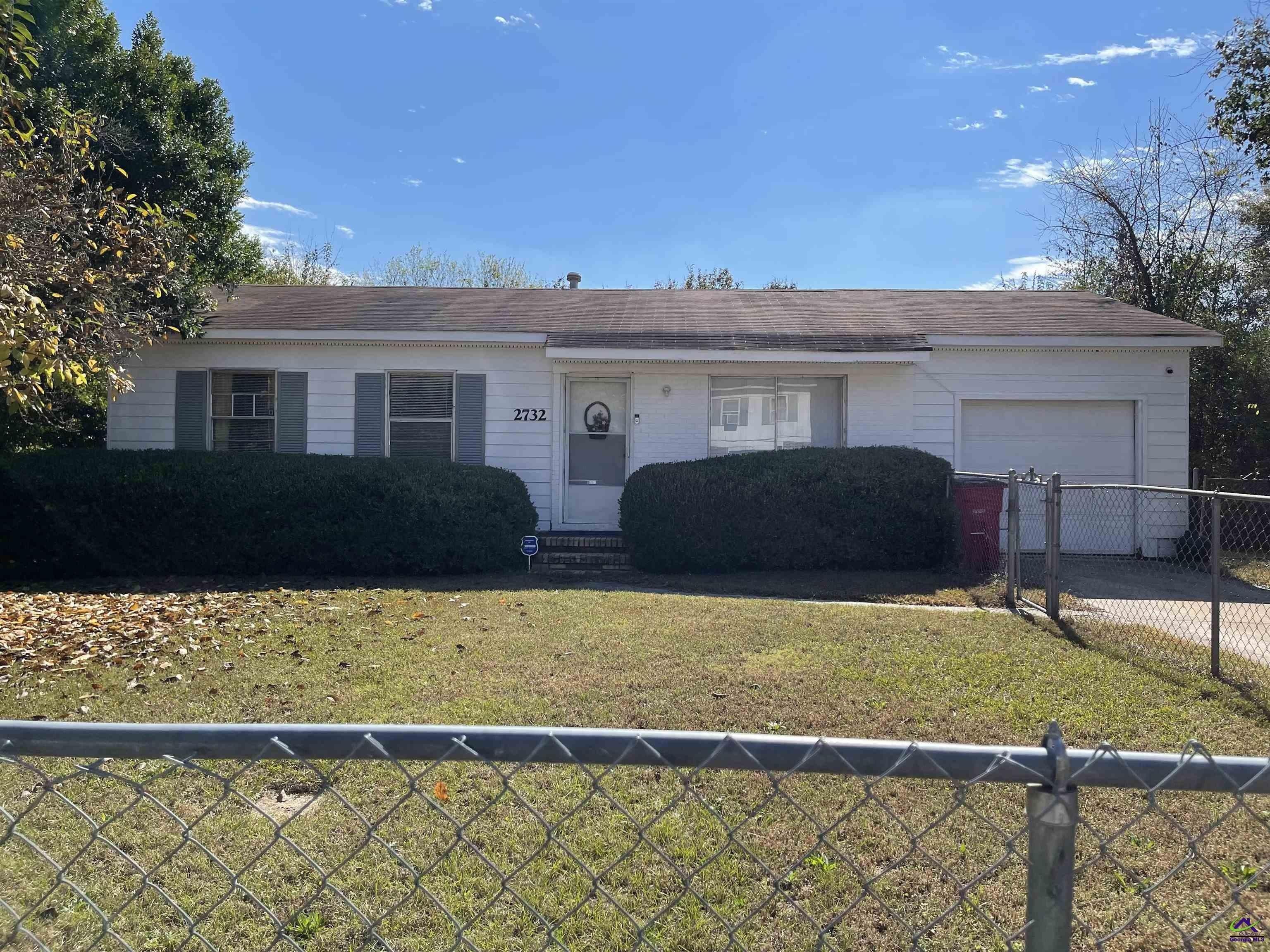 Village Green Ln, Macon, GA 31206