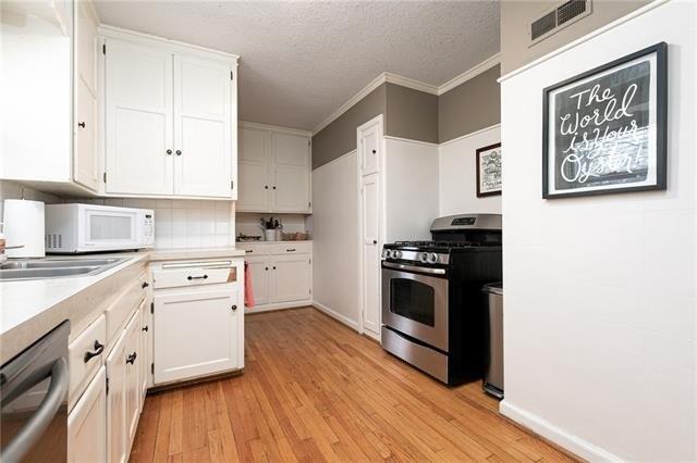 Roeland Dr, Roeland Park, KS 66205