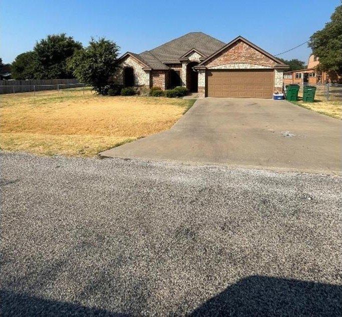 Bowie St, Granbury, TX 76049