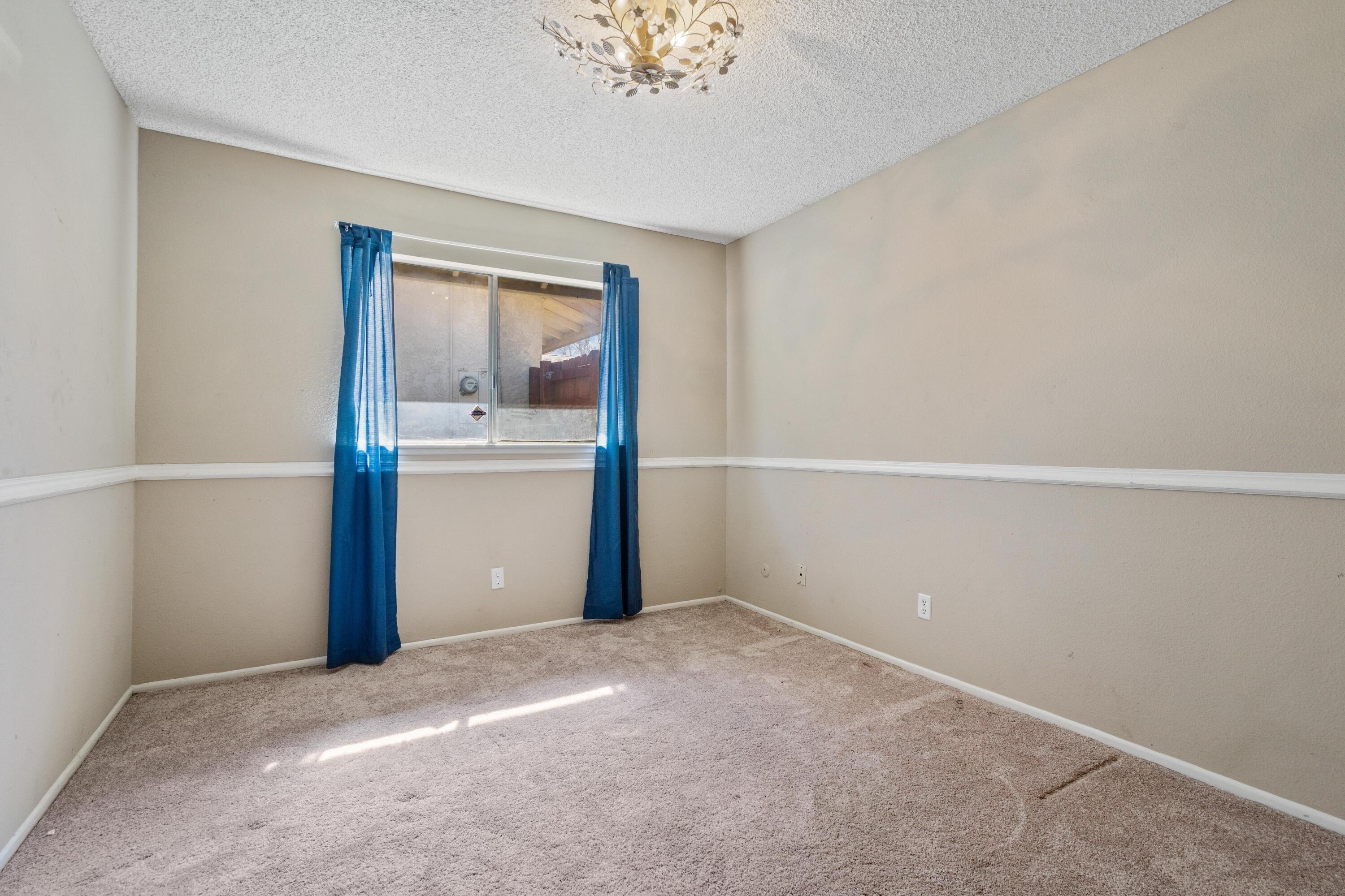 27th St E, Palmdale, CA 93550
