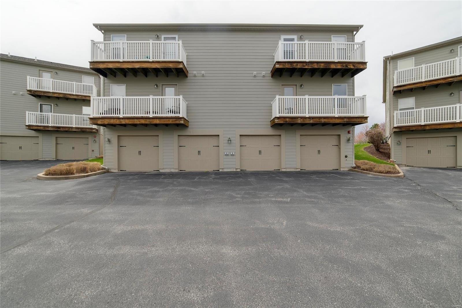 Capri Way, Saint Peters, MO 63304