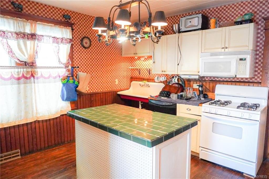 Haller Ave, Buffalo, NY 14211