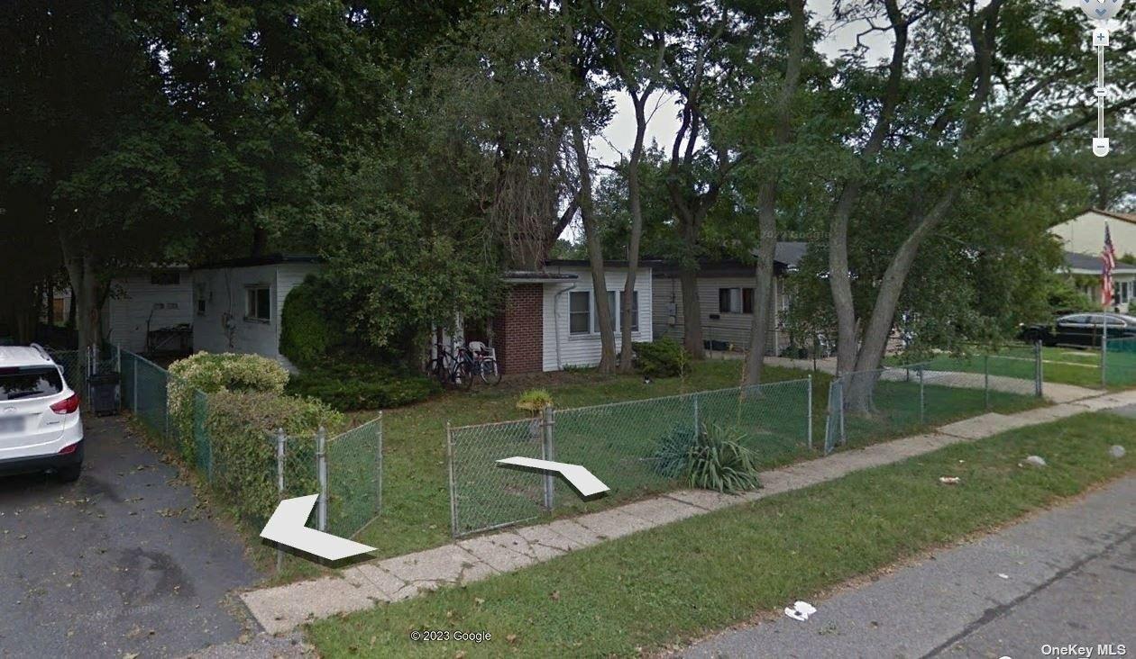 Bayview Ave, Amityville, NY 11701