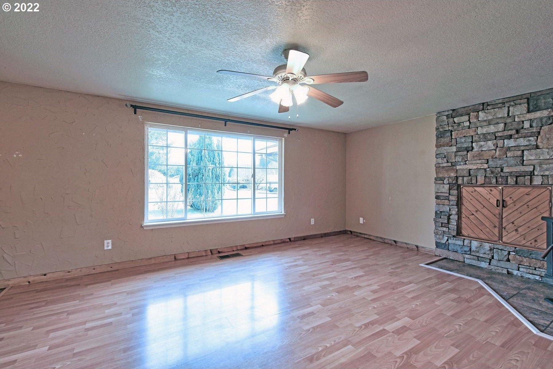 N Hubbard Ave, Yacolt, WA 98675