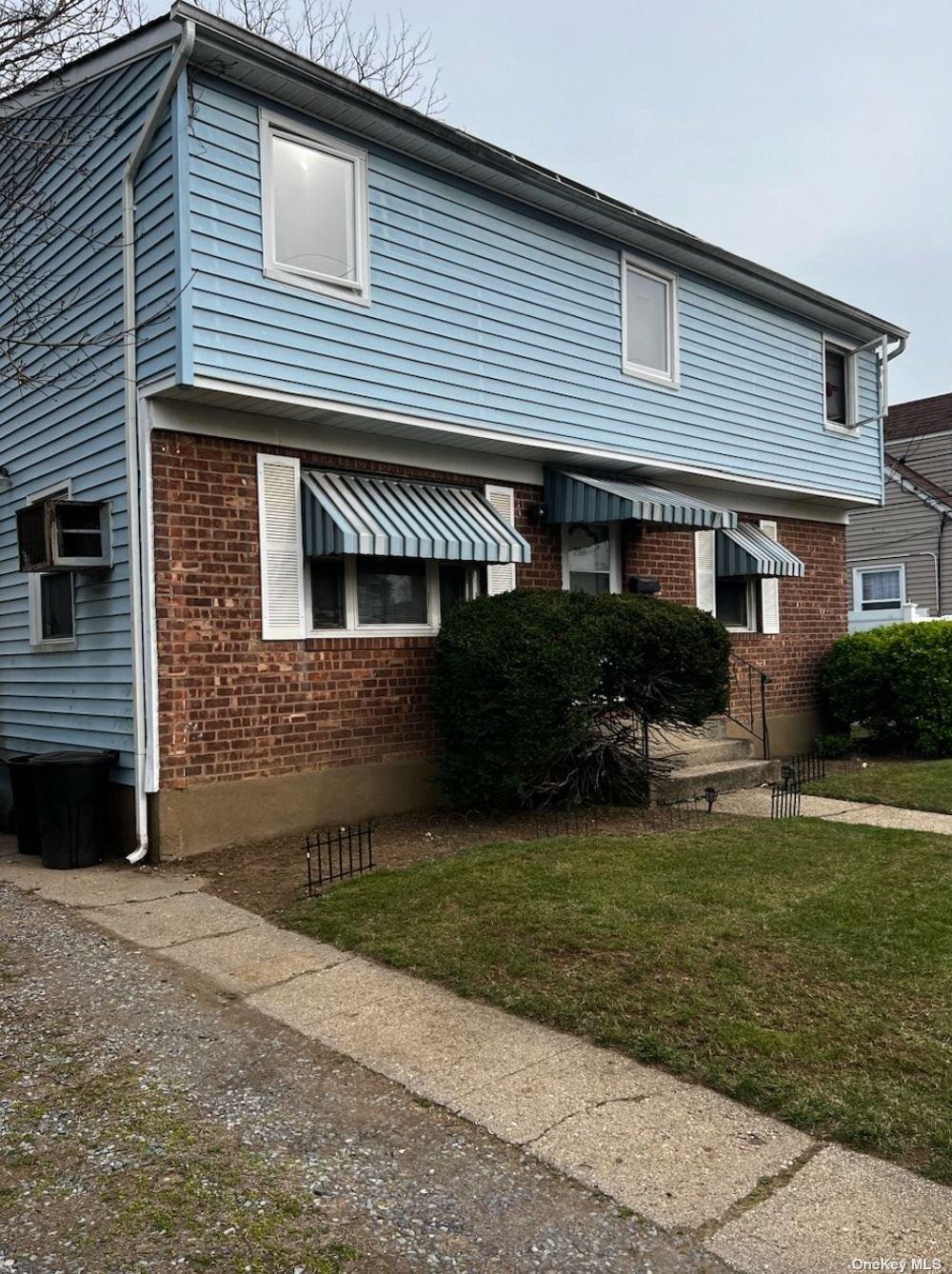 Barry Pl, Uniondale, NY 11553