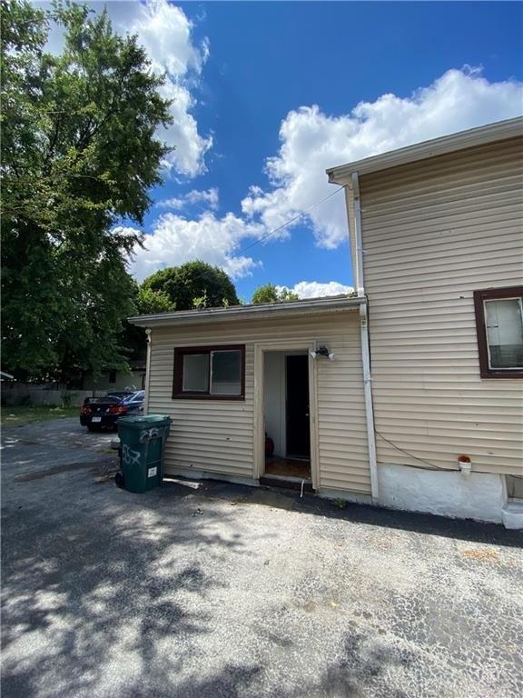 Maple St, Rochester, NY 14611