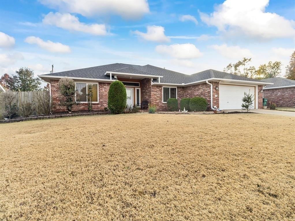 W Seminole Dr, Rogers, AR 72758